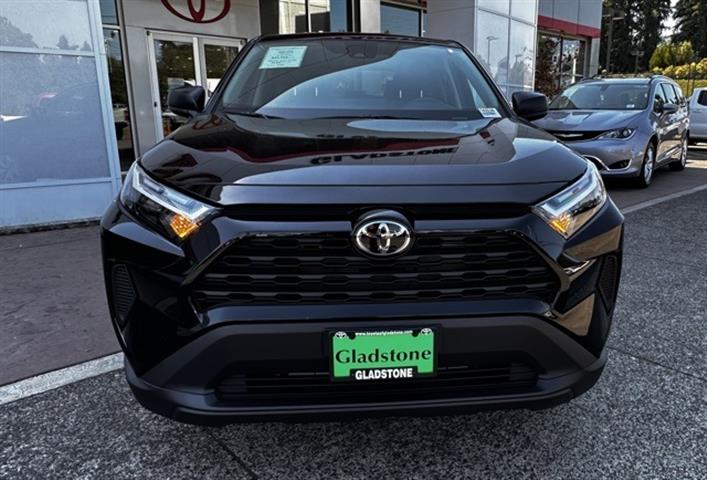 $31734 : 2024 RAV4 LE image 8