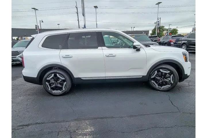 $33993 : Kia Telluride 2024 EX 4dr SU image 9