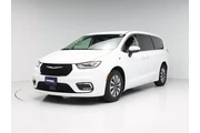 $25998 : Chrysler Pacifica Plug-In Hy thumbnail