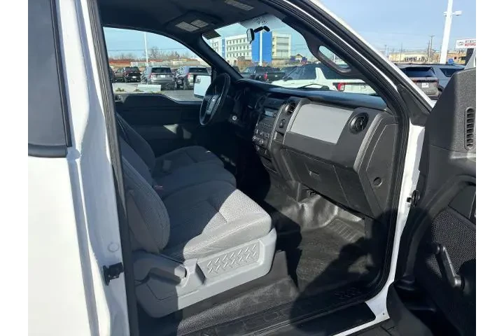 $12657 : Ford F-150 2014 4x4 XL 2dr R image 5