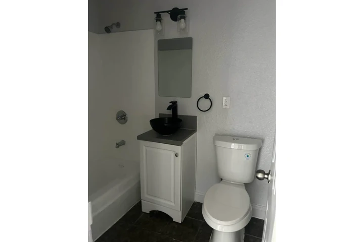 $2400 : Apartamento en renta image 3