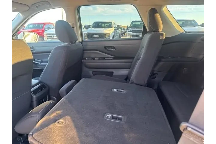 $25400 : Nissan Pathfinder 2024 SV 4d image 10