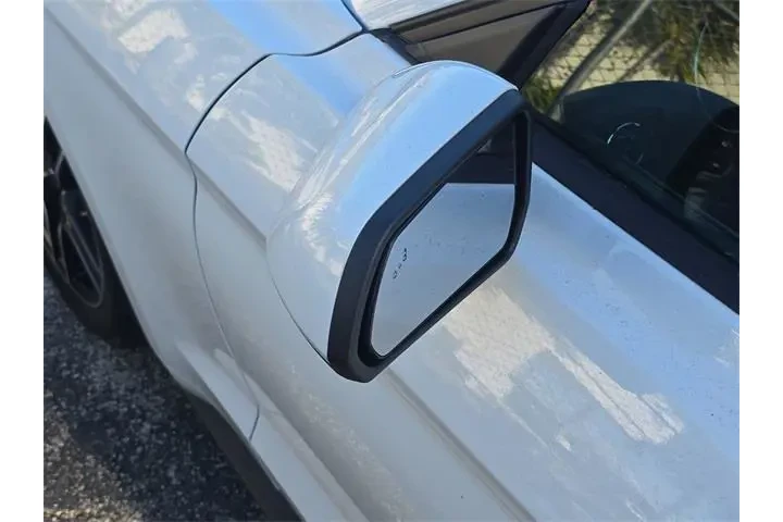 $22590 : Ford Mustang 2023 EcoBoost 2 image 10