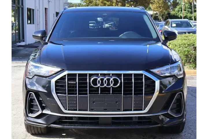 $18590 : Audi Q3 2021 AWD quattro S l image 10