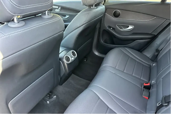 $24000 : Mercedes-Benz GLC 2022 GLC 3 image 4