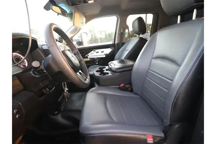 $31545 : Ram 1500 Classic 2023 4x4 Tr image 2