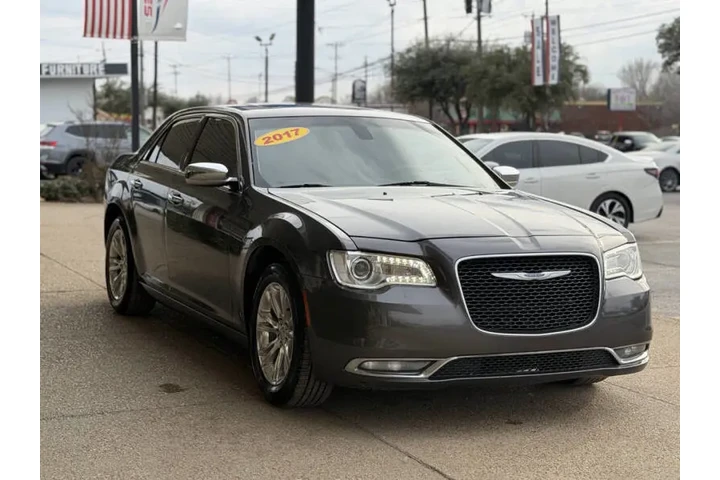 $1 : 2017 300 C image 4