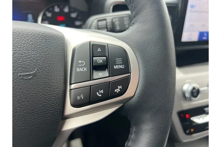 $33365 : Ford Explorer 2023 AWD XLT 4 image 10