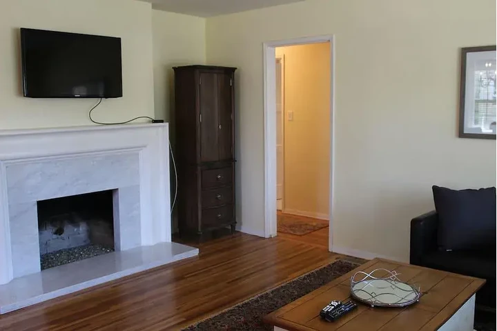 $1200 : Van Nuys Renta image 2
