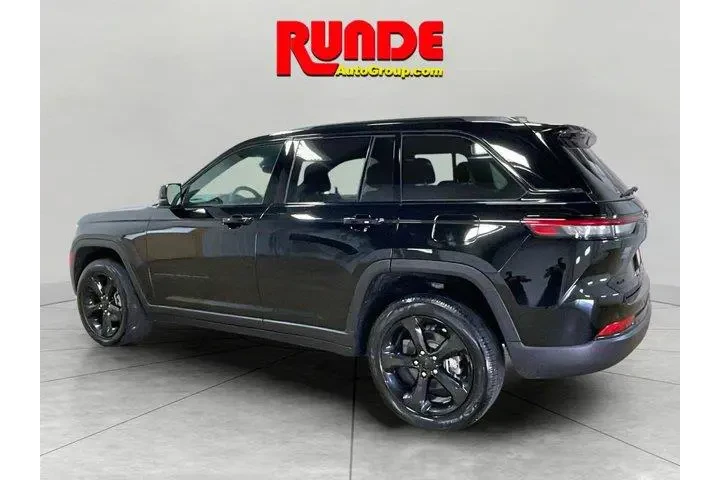 $37482 : Jeep Grand Cherokee 2024 4x4 image 3