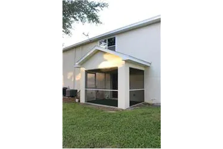 $1649 : Rental property with 3 bedro image 2