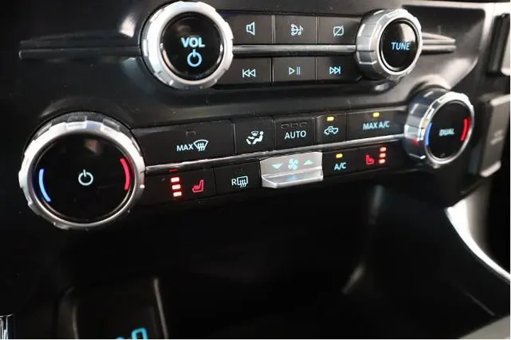 $38924 : Ford F-150 2022 4x4 XLT 4dr image 7