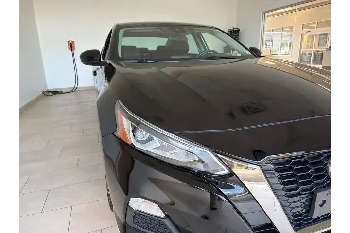 $24481 : Nissan Altima 2022 2.0 SR 4d image 8