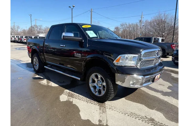$15950 : 2017 RAM 1500 Laramie image 4