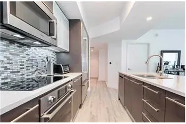 $4000 : Rental property with 2 bedro image 5