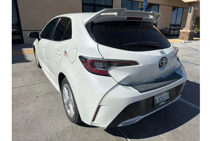 $18696 : Toyota Corolla Hatchback 201 image 3