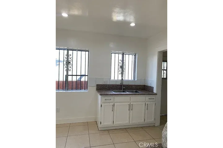 $1500 : Modern 1BD 1BT available image 7