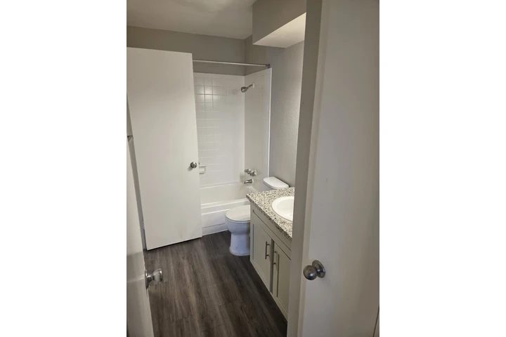 $600 : HABITACION BILLS INCLUDED image 5