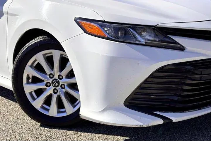 $14977 : Toyota Camry 2018 SE 4dr Sed image 3