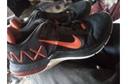 $300 : Tenis del número 29 thumbnail