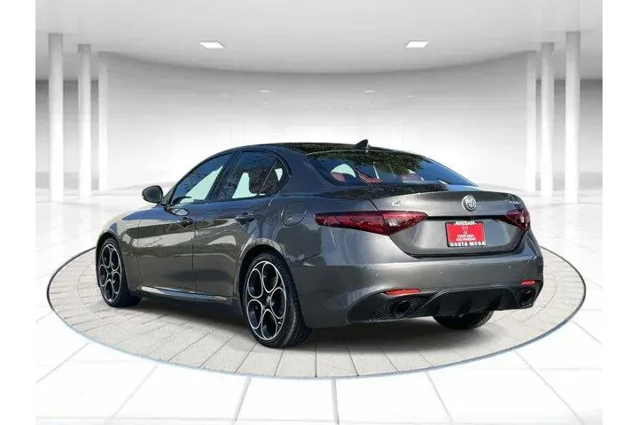 $25689 : Alfa Romeo Giulia 2022 Ti 4d image 2