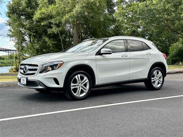 2016 GLA 250 4MATIC SUV image 4