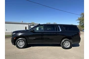 $30900 : 2023 Suburban LT thumbnail