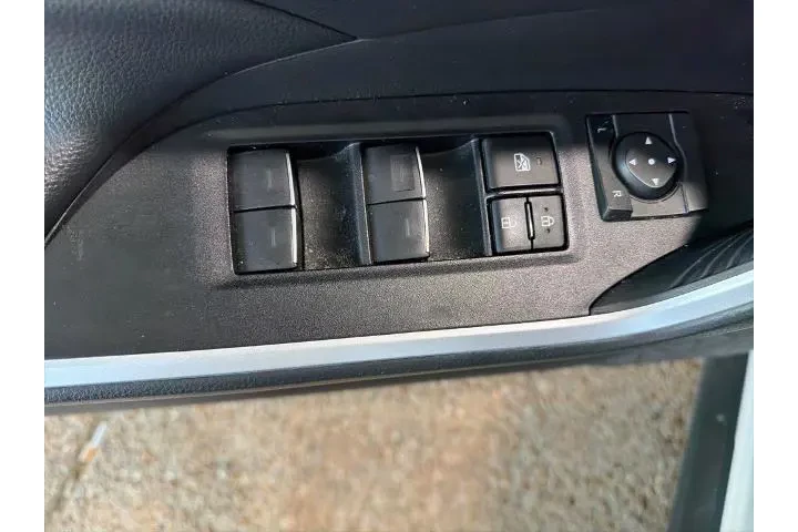 $25302 : Toyota RAV4 2023 XLE 4dr SUV image 9