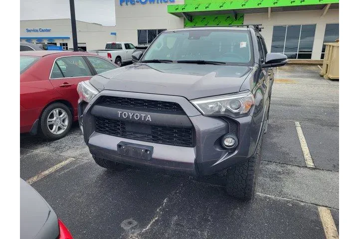 $39832 : Toyota 4Runner 2022 4x4 SR5 image 2