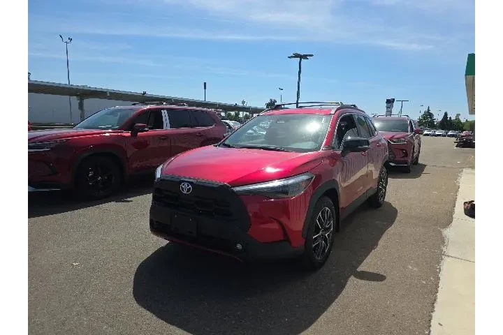 $36900 : Toyota Corolla Cross 2026 XL image 3