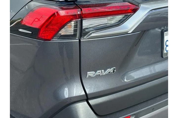 $27870 : Toyota RAV4 2019 Limited 4dr image 6