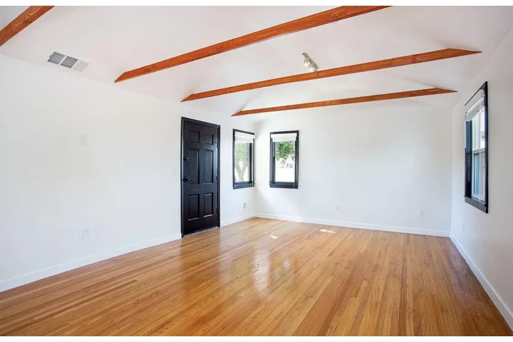 $950 : Brand new updated home image 3