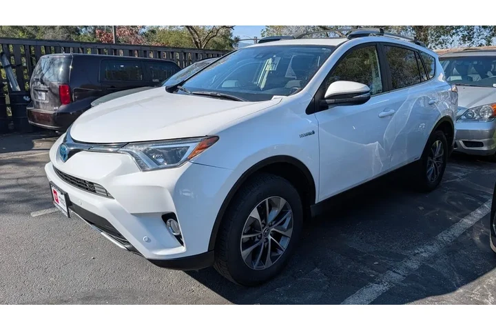 $24990 : 2017 RAV4 Hybrid XLE image 5