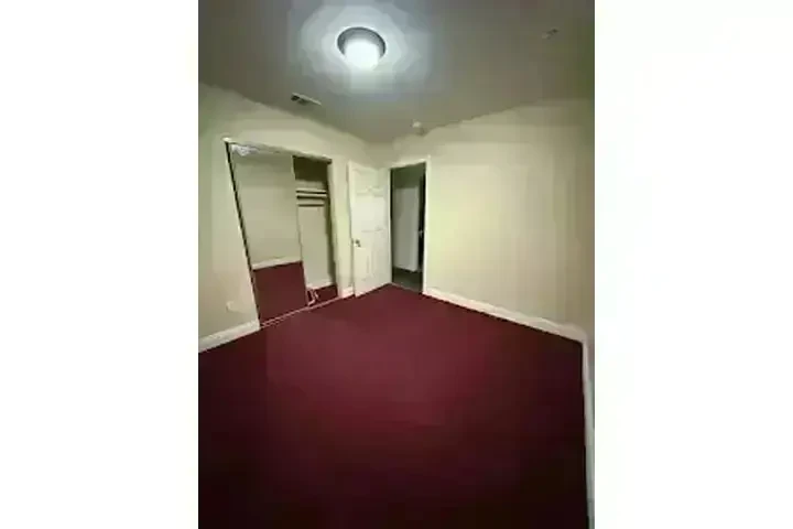 RECÁMARA 📍76th y Central Ave image 1