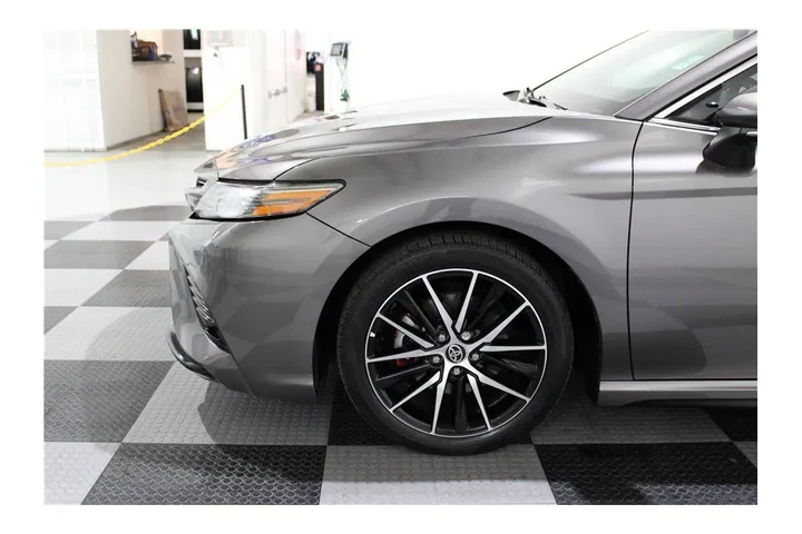 $20699 : Camry 2018 image 8