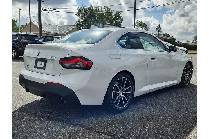 $28494 : BMW 2 Series 2022 230i 2dr C image 5
