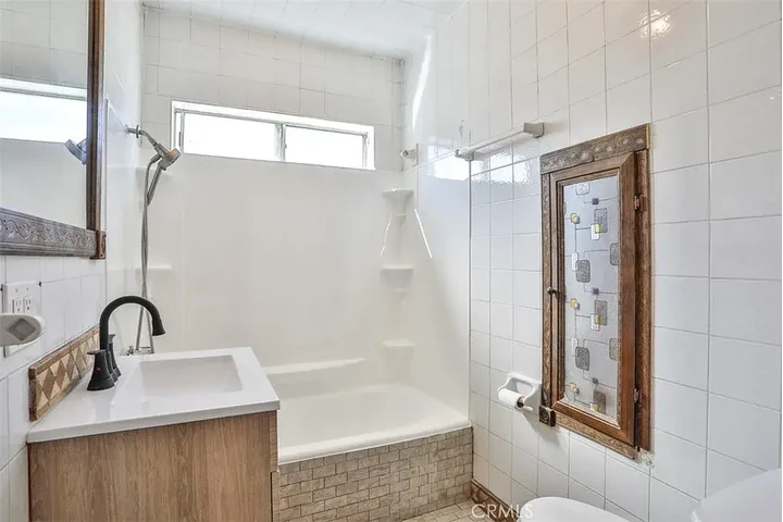 $1300 : 3489 N D St, San Bernardino, C image 2