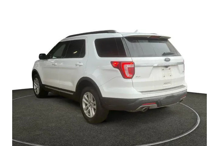 $13584 : Ford Explorer 2018 AWD XLT 4 image 3