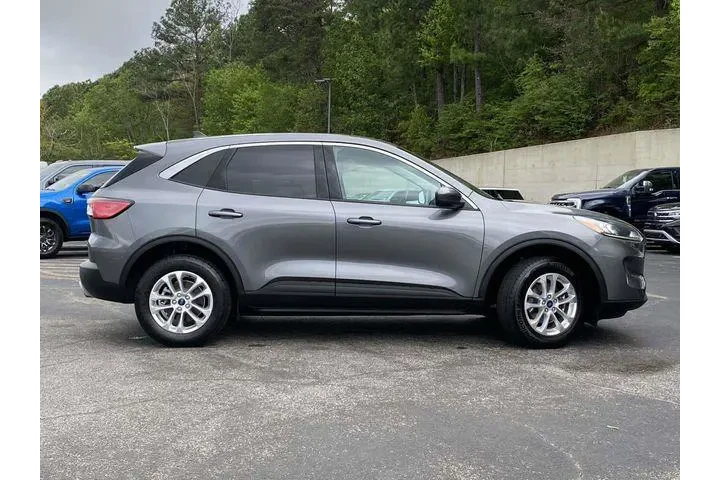 $18990 : Ford Escape 2021 AWD SE 4dr image 2