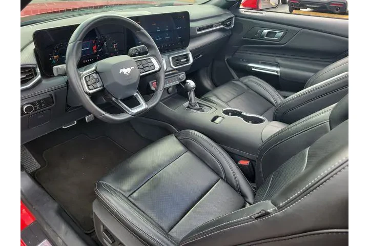 $31990 : Ford Mustang 2025 EcoBoost P image 6