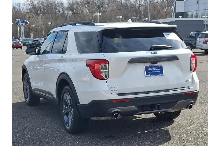 $32995 : Ford Explorer 2023 AWD XLT 4 image 4