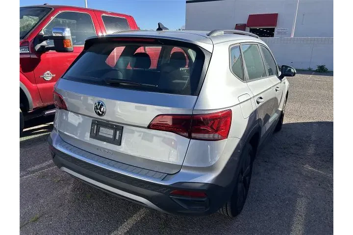$17999 : Volkswagen Taos 2023 S 4dr S image 5