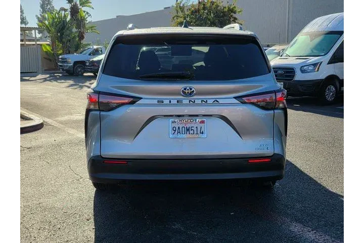 $32500 : Toyota Sienna 2022 XLE 8-Pas image 6