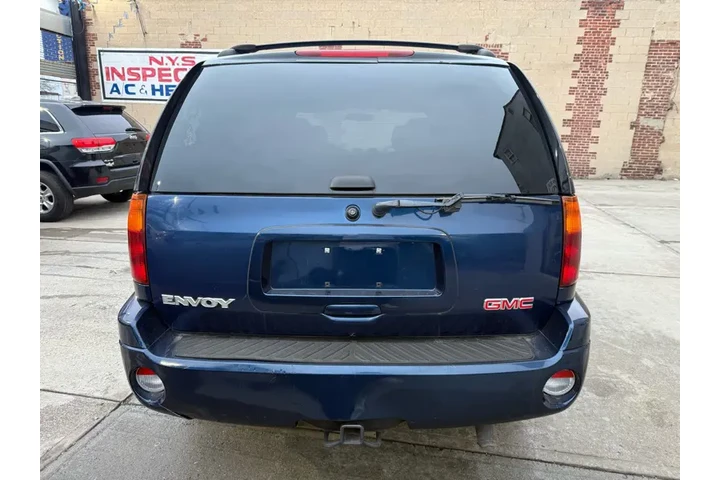 $6495 : 2004 GMC Envoy SLE 4WD image 5
