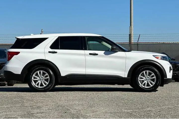 $18575 : Ford Explorer 2020 Base 4dr image 2