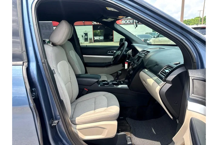 $8980 : 2018 Explorer Base FWD image 9