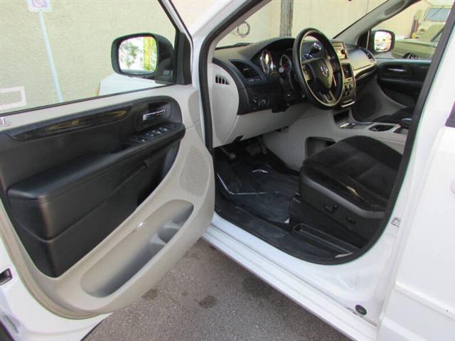 $2900 : 2014 Grand Caravan SXT image 10