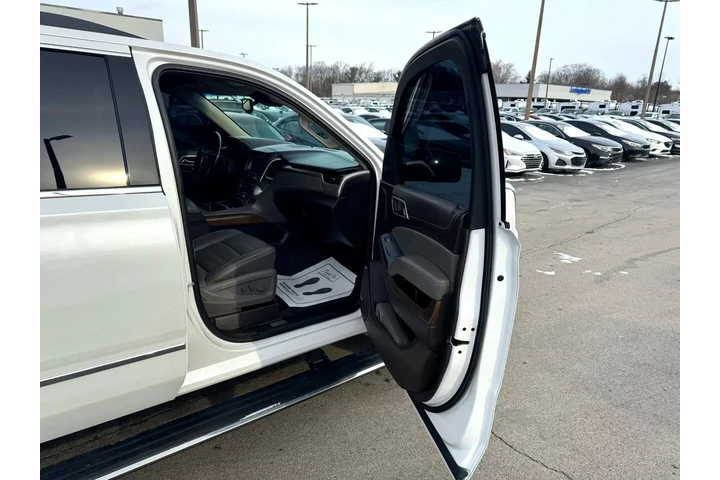 $29980 : 2019 GMC Yukon XL 4WD 4dr Den image 8