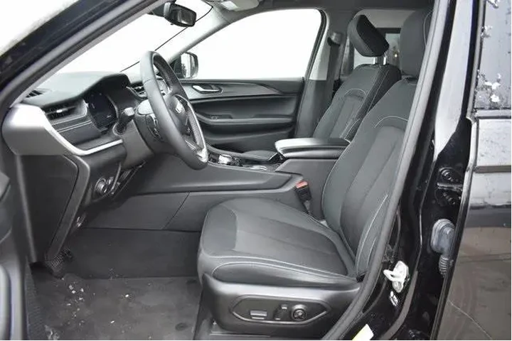 $25696 : Jeep Grand Cherokee L 2023 4 image 9