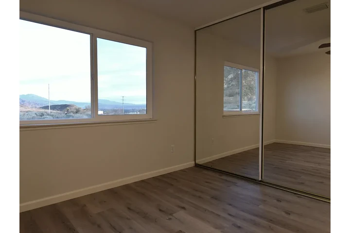 $1600 : Charming 3-bed, 2.5-bath home image 8